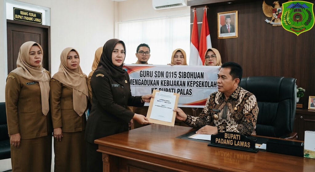 Sejumlah Guru SDN 0115 Sibuhuan Adukan Kebijakan Kepala Sekolah ke Bupati Padang Lawas